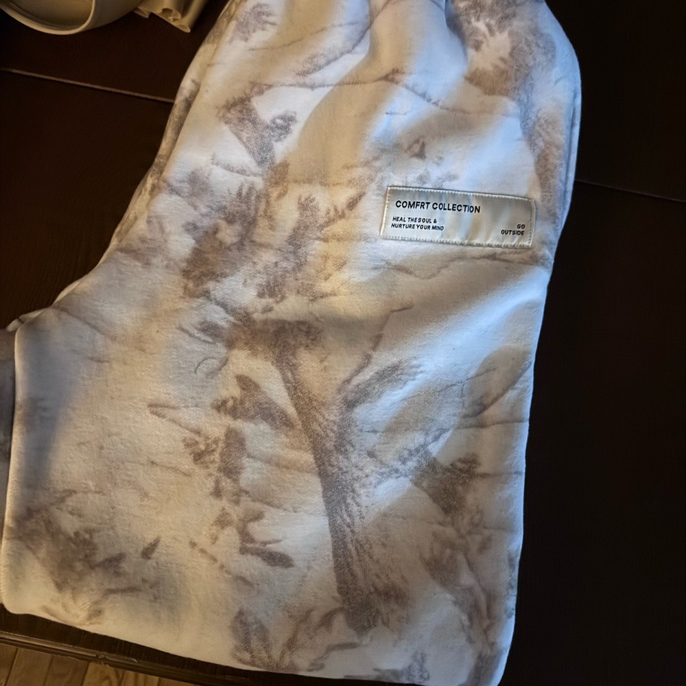 Comfort Collection Tie-Dye Plush Throw Blanket - Gray & White Camo size kids XL